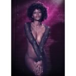 img_165867_03a32e61810b2841be726531f667b03c_1 - KUNOGUNDA Spinduliuotės petys gūžteli Reinu – išskirtinis trikotažas