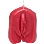 img_196619_3a53b5ee1e9b4c6142215f06c333dea1_1 - KUNOGUNDA Makšties formos žvakė raudona – originali vakarėlio detalė